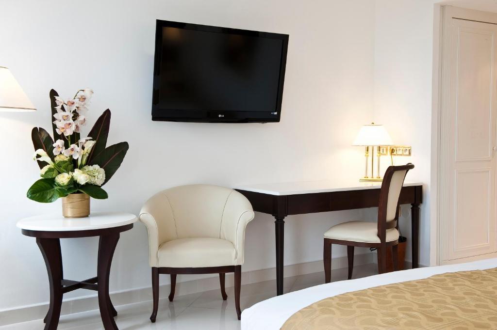 Aston La Scala Hotel 4*